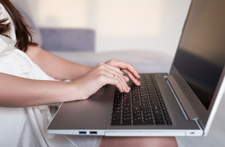 Laptop Ekranında Siyah Çizgi Neden Olur