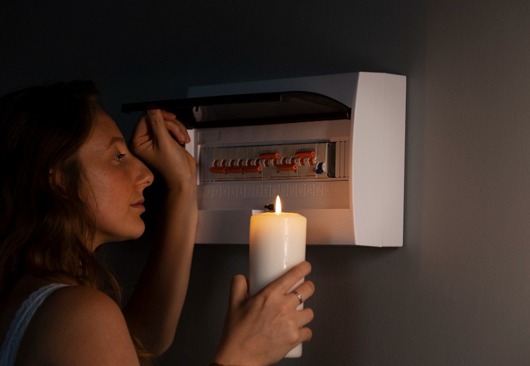 Elektrik Kesintisinden Etkilenmemek İçin Neler Yapabiliriz